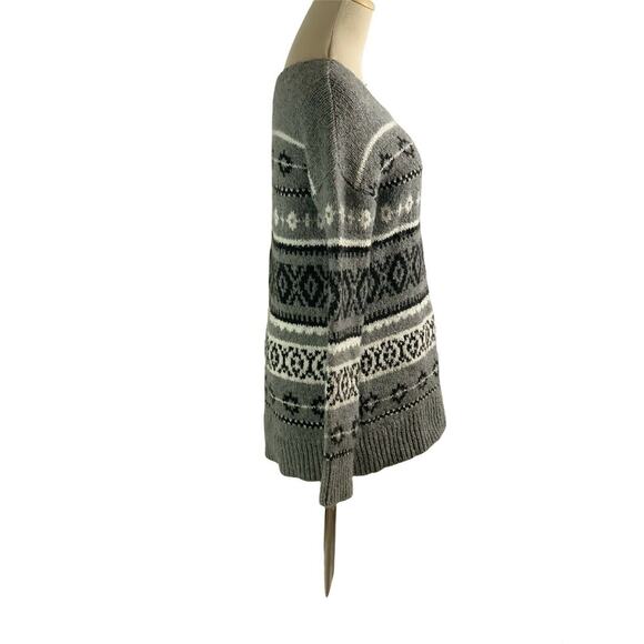 American Eagle Gray white Fair Isle Sweater Small - Picture 7 of 8